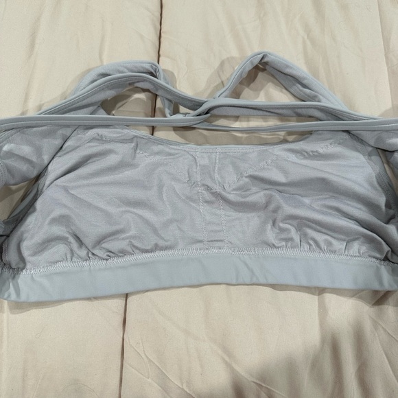 Lululemon Stash it All Bra in Grey 8 C/D - Picture 8 of 9